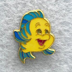 🔮 5/$25 Disney Little Mermaid Flounder Pin‎